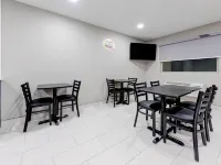 Super 8 by Wyndham Lubbock Airport Hotel di Lubbock