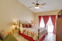 7 Mi to Mill Ave BBQ-Ready Mesa Townhouse