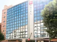 ไอบิส ปารีส อิสซี เลส์ มูแลงโน วาล เดอ แซน โรงแรมในIssy-les-Moulineaux