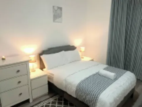 Modern & Stylish Retreat 15 Mins to Central London Hotels in Barking