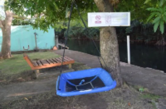 Bamboleo Inn Belize โรงแรมใน