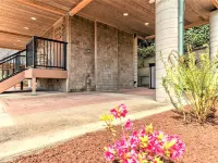 Elevator, Master Suites, Jacuzzi's -  steps to the Beach! Hotels in Netarts
