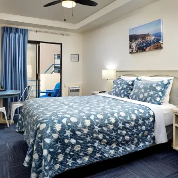 Seaport Village Inn, Avalon