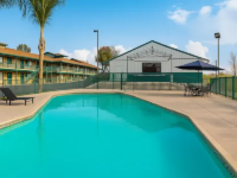 Travelodge by Wyndham Lemoore Near Naval Air Station Hotels in Lemoore