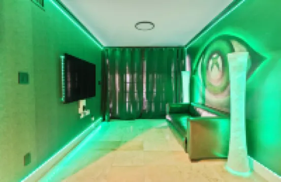 Built Into A Mtn - Heated Pool & Lounge