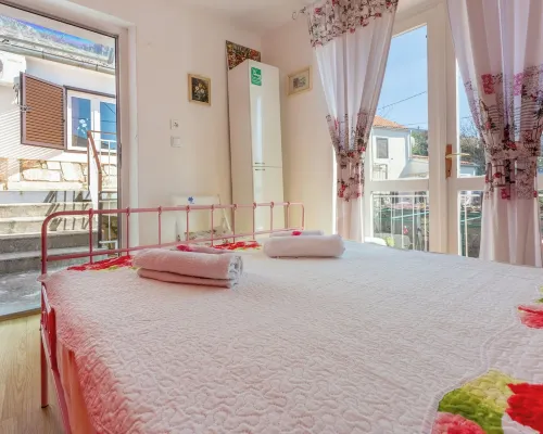 House Maya Hotels in Grizane