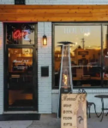 Penthouse 105-Heart of Downtown