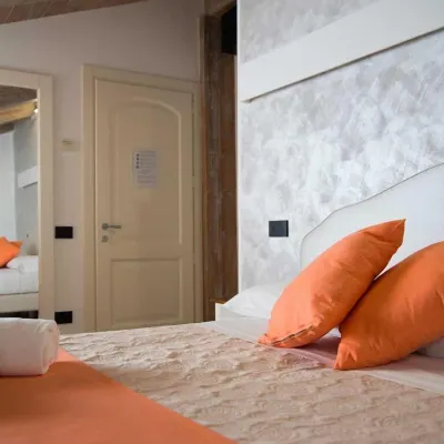 Duomo Attic (Rooms)