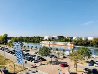 Höll am Main - parking