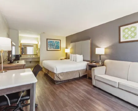 Ramada by Wyndham Houma Hotels in Houma