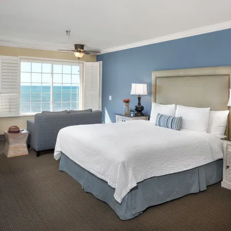 Sand Pebbles Inn