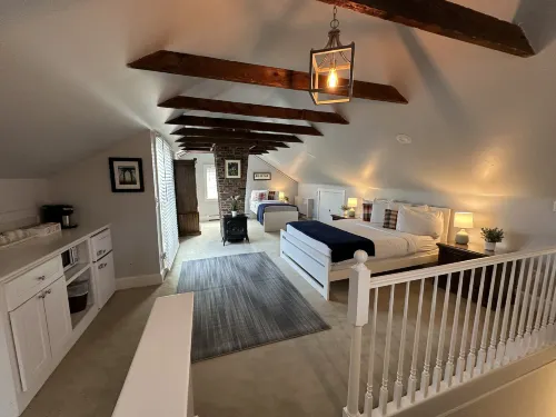 Unique Loft With Rooftop Deck In Downtown Newport - Unit 3 Home - Bungalows