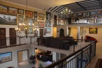Balmoral Lodge - bar