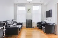Duplex top two minutes from Sherbrooke Street Hotels near Des Rapides Park