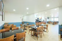 Quality Inn Holbrook Near Petrified Forest - Breakfast