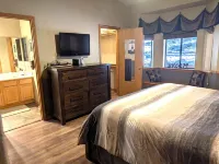 Luxury Secluded 4BR Cabin in Pines on 3 acres - Flagstaff/ Grand Canyon