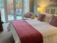 Blenkinsopp Castle Inn โรงแรมในแบรมป์ตัน