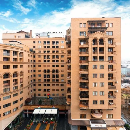 Apart-Hotel on King Pap STR. 4/6