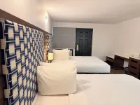 Sunshine Lodge Inn