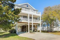 Spacious Coastal Gem on Oak Island 100 Yds to Sand - Beach