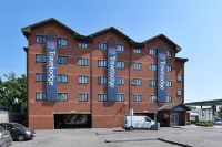 Travelodge London Park Royal - พร้อมWifi