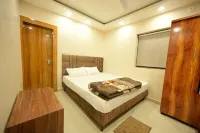 Hotel Stay Leaf