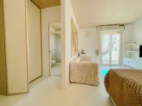 Mora Suite