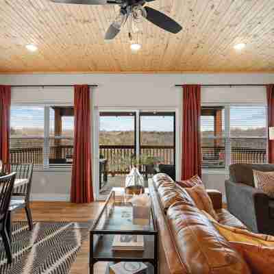 The Roost Hot Tub, Fire Pit Rooms
