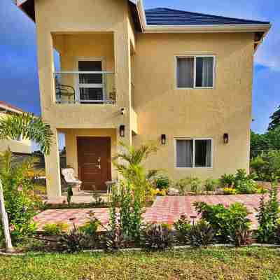 Tranquility Loft, Ocho Rios, Solar Powered Hotel Exterior