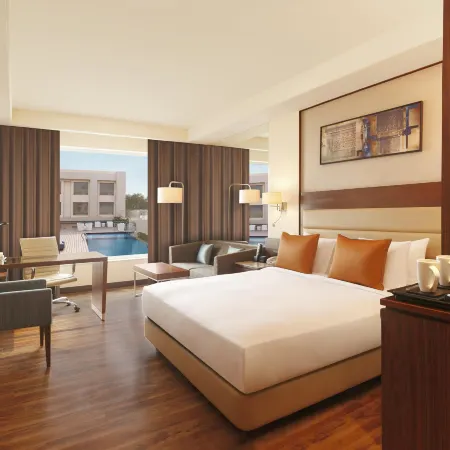 DoubleTree by Hilton Agra Hotels in Agra