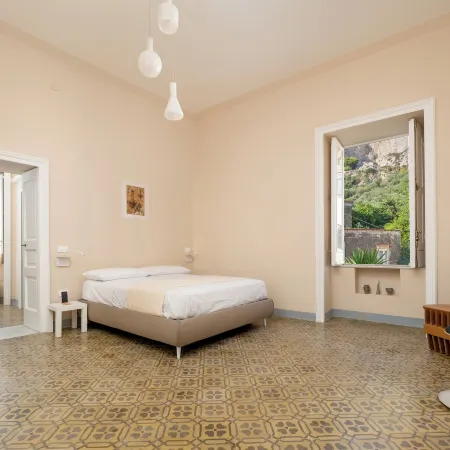 De Vivo Realty - Art Room n 3