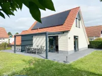 Holiday Home with Pet-Friendly Garden - Parkering