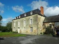 Les Grands-Aulnais Hotels in Mayenne