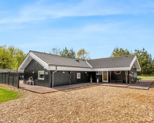 "Elvin" - 2km from the sea Hotels in Albaek