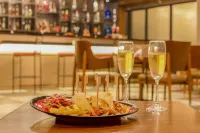 Lemon Tree Premier, Bhubaneswar - С баром