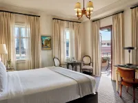 French Quarter Inn Hotels near Robert Lange Studios