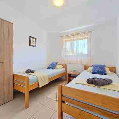 Antonio Rooms
