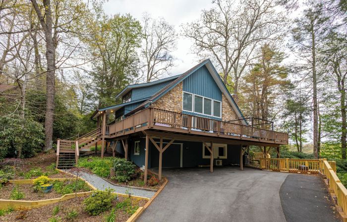 Creekside Cabin at Linville Land Harbor