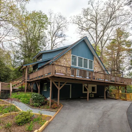 Creekside Cabin at Linville Land Harbor