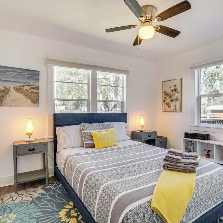 1 Mi to Gulf Coast! Couples Retreat in Long Beach