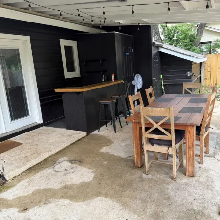 Hillcrest House is a family-friendly 3-bedroom house in the heart of San Marcos!
