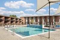 Best Western Premier Denver East - Rooftop Pools