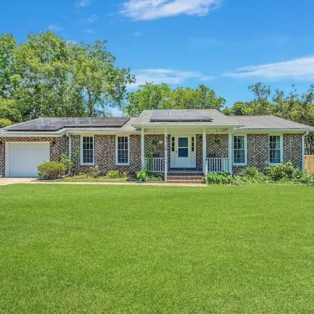 10 Mins to Sullivan's|Cozy Mt. P Ranch|Fenced Yar