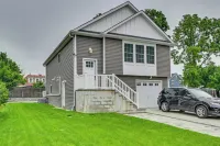 Walk to Train! Updated Apt in Huntington Station - Apartments