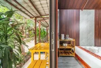 Anna Bungalow Vientiane - parking