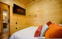 Retro Retreat Stargazing Dome Sauna Hot Tub - balcony