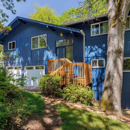 Wake Robin House - Comfortable & Close To Campus 4 Bedroom Home