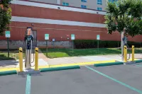 Holiday Inn UNIVERSITY PLAZA-BOWLING GREEN by IHG - موقف سيارات