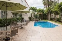 Hotel Ocean View - مسبح