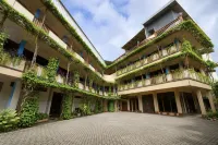 Townhouse Oak Hotel Lestari - 3 Sao